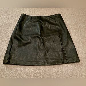 NWT: Wild Fable size 6 pleather skirt